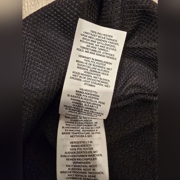 GUC Gymshark Arrival Hoodie, sweatshirt, black, size large, $40 - Picture 12 of 16